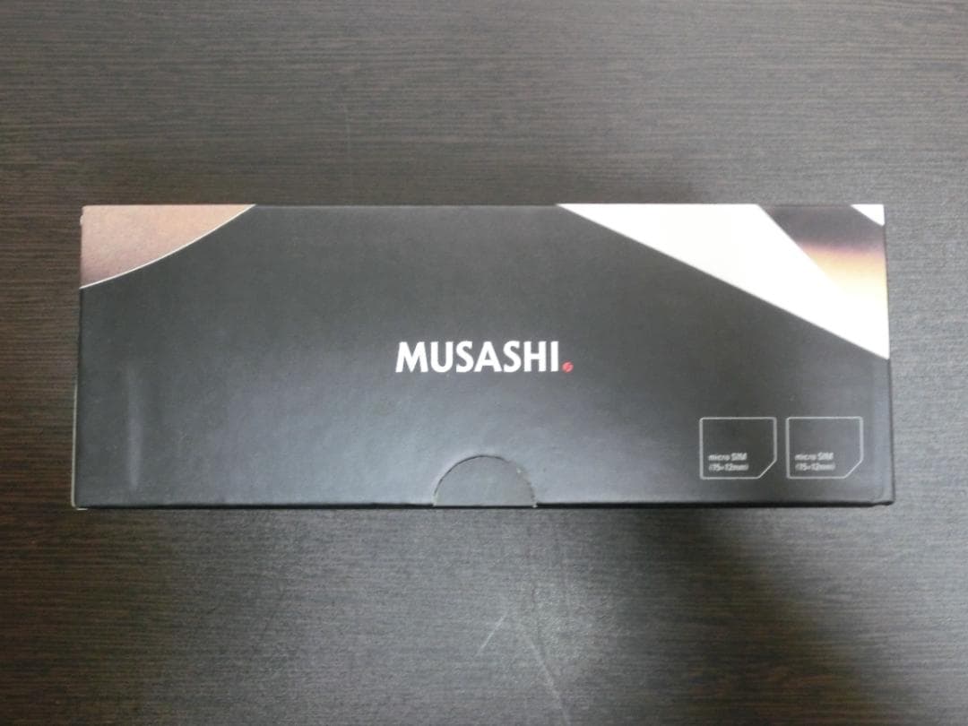 2つ折りSIMフリースマートフォン FREETEL MUSASHI