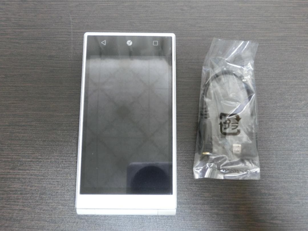 2つ折りSIMフリースマートフォン FREETEL MUSASHI