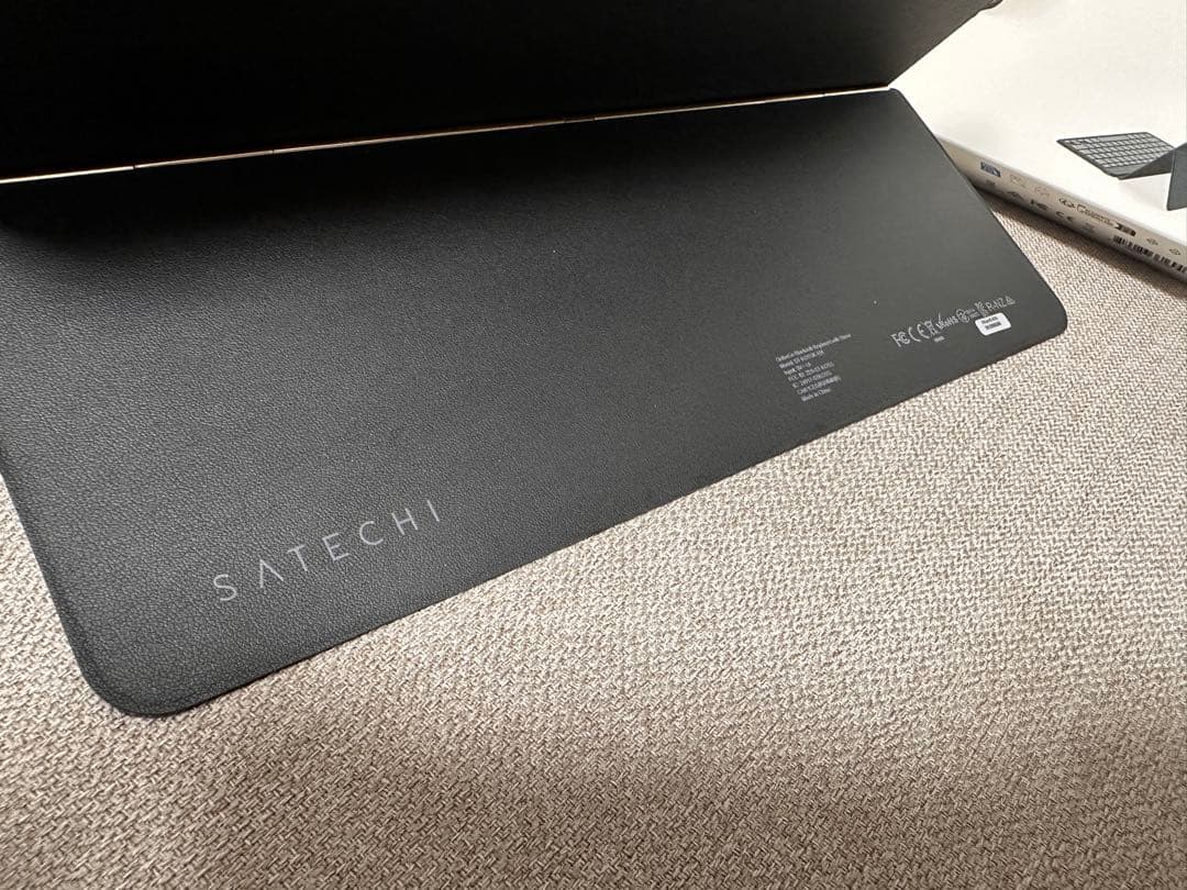 SATECHI OntheGo™ コンパクトBluetooth キーボード