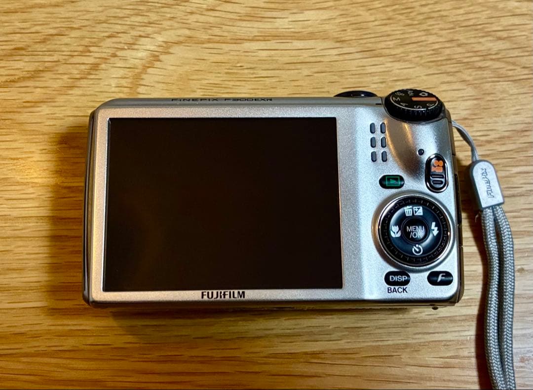 FUJIFILM 　FINPIX　 F300　EXR