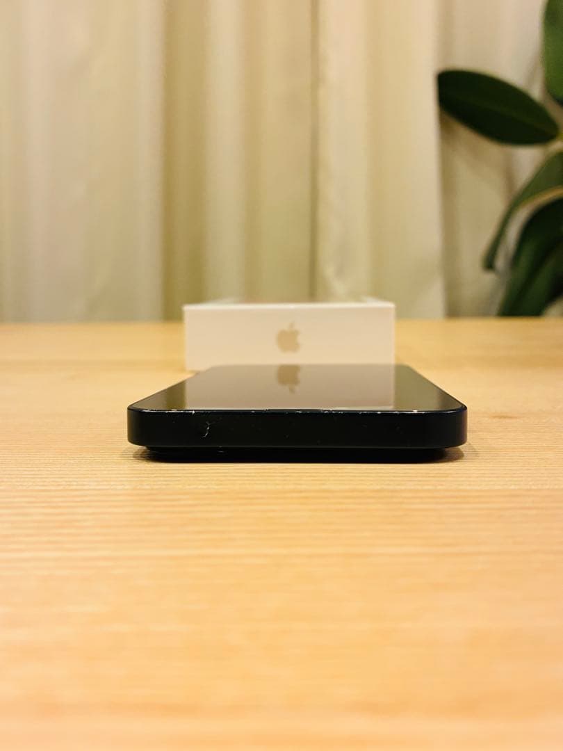 iPhone13 本体　ミッドナイト　simフリー　lightningケーブル付