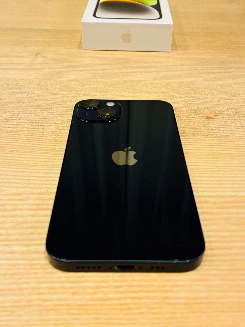 iPhone13 本体　ミッドナイト　simフリー　lightningケーブル付