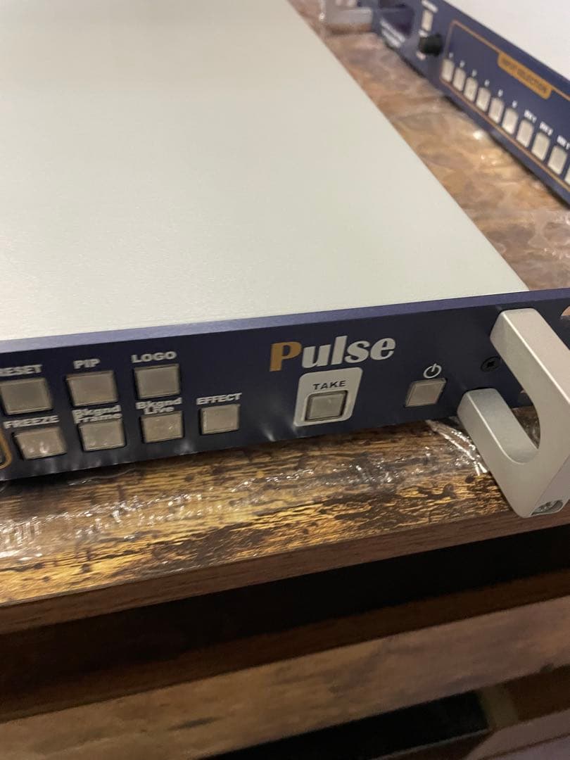 Analog Way PLS300 シームレススイッチャー Pulse