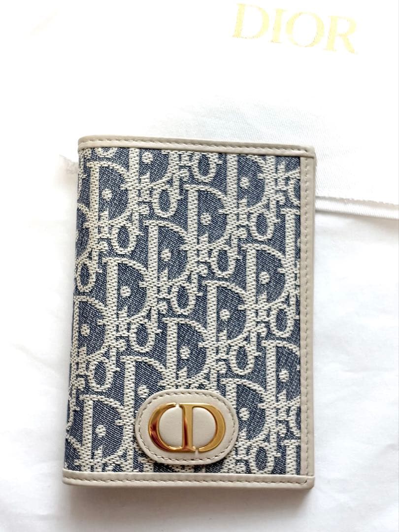 【期間限定値下げ】Dior 30Montaigne パスポート ケース