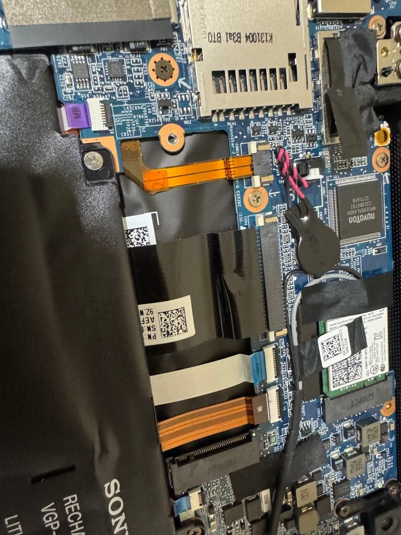 【ジャンク品通電済】VAIO Fit 13A AC，SSD，バテリ欠品