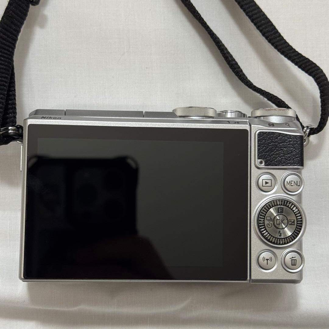 Nikon 1J5 ミラーレスカメラ