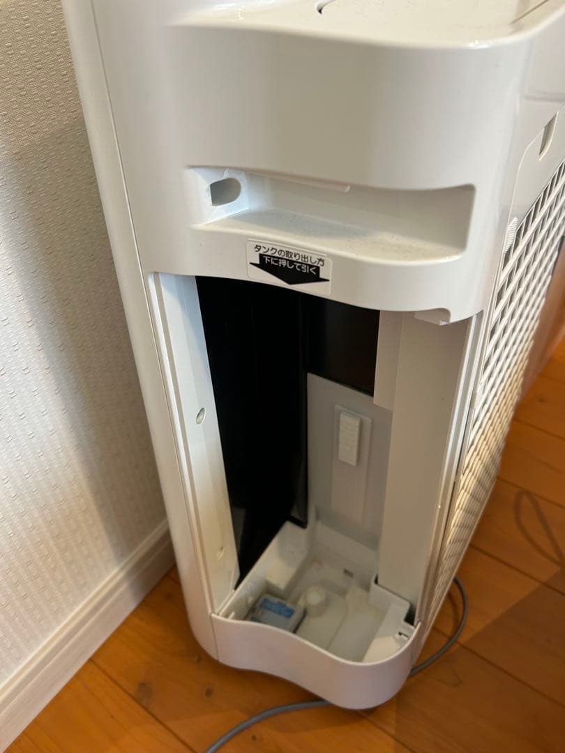 SHARP 2019年式　空気清浄機 KC-J50-W ホワイトペットタバコ無し