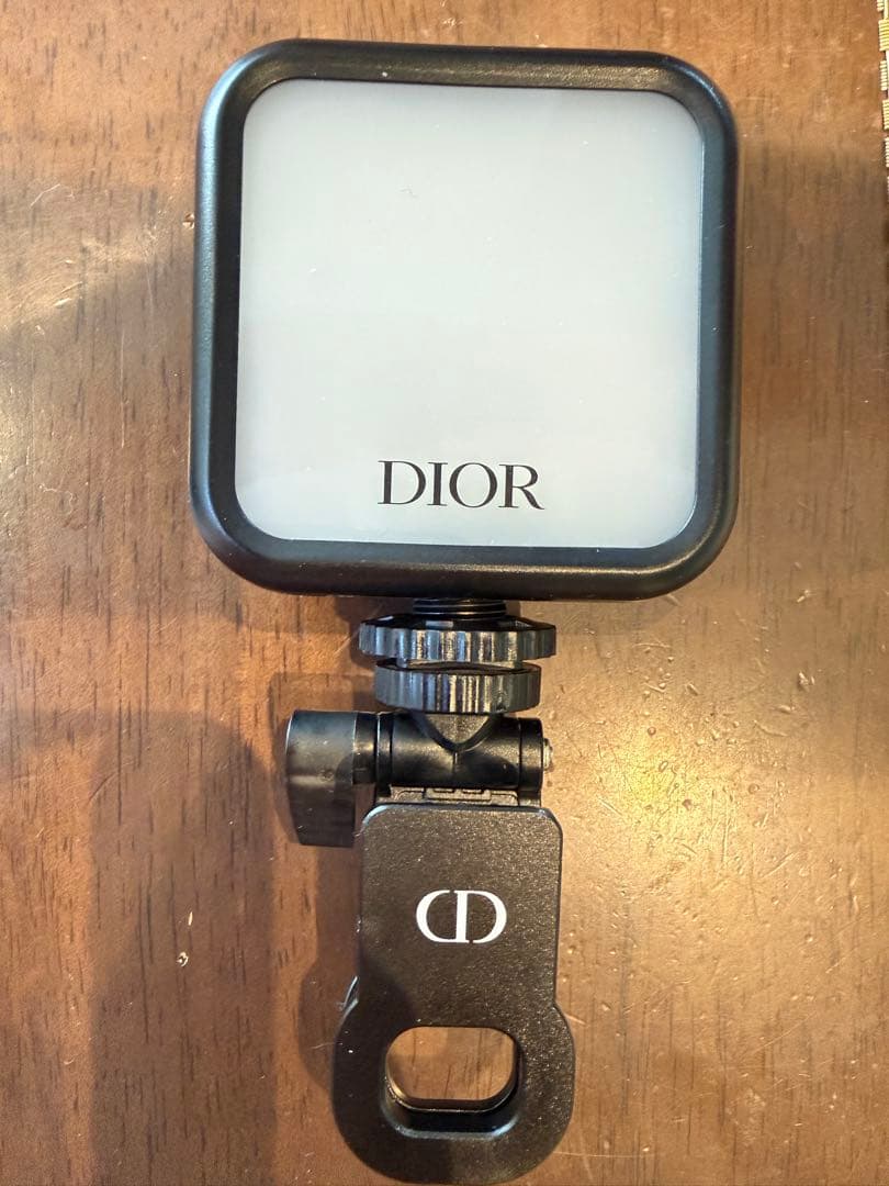 Dior スマホカメラLEDライト RGBモード付き