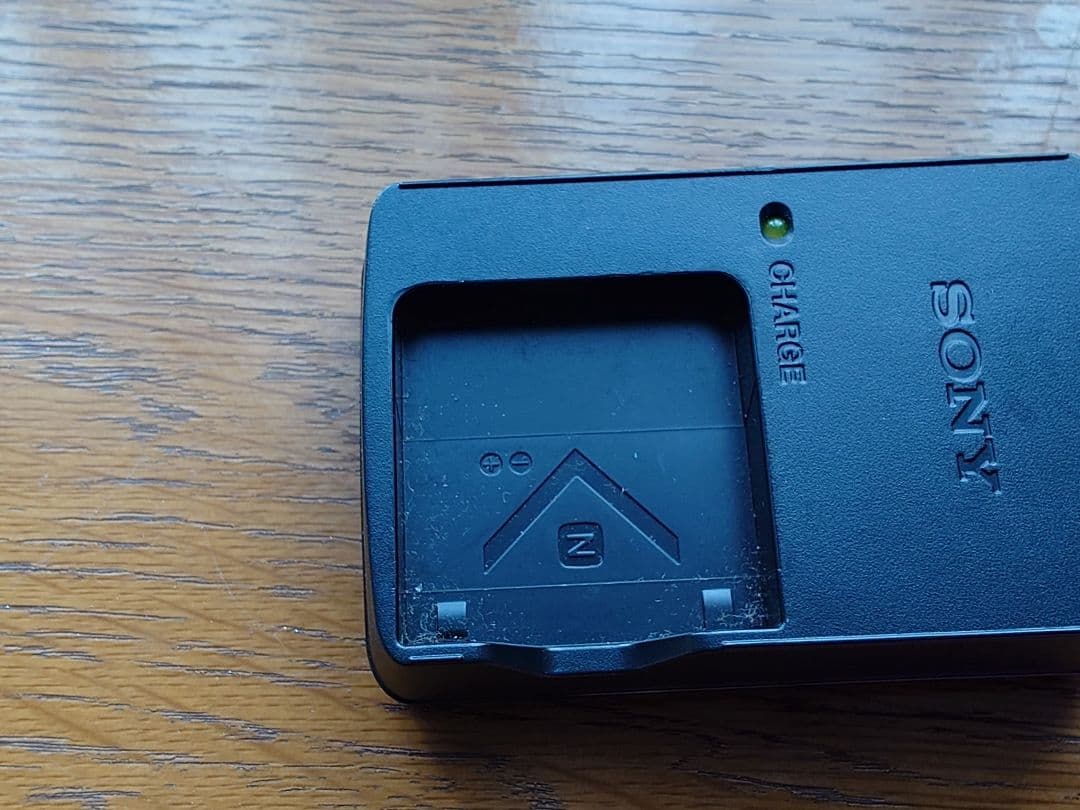 SONY Cyber-shot 16.1MP コンパクトデジタルカメラ