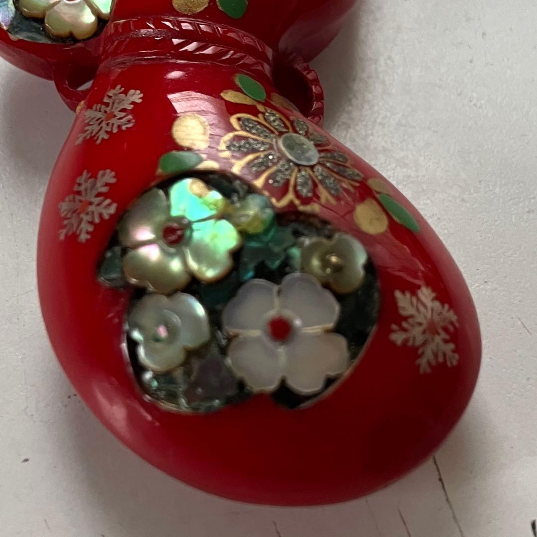 帯留め　瓢ひょうたん　螺鈿蝶貝蒔絵細工漆器　骨董帯留アンティーク着物和装