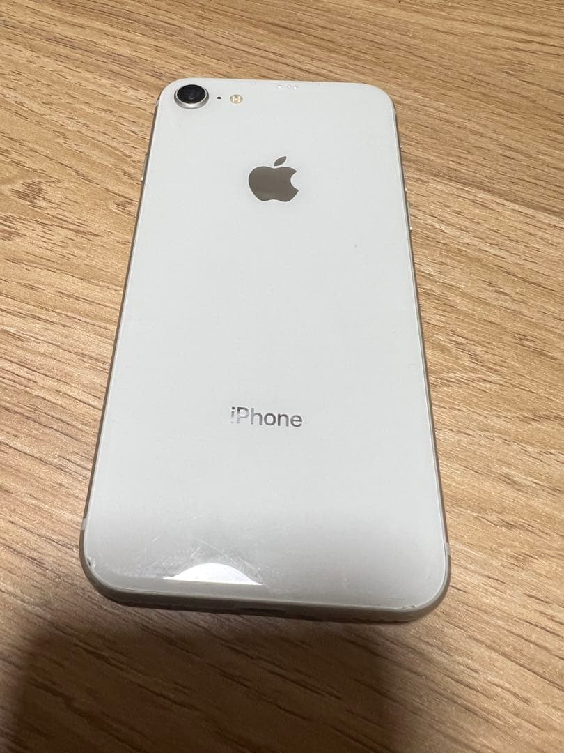 iPhone 8 ホワイト 画面傷あり