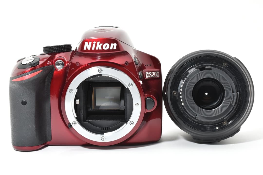 美品 Nikon D3200 赤 レンズセット #9633