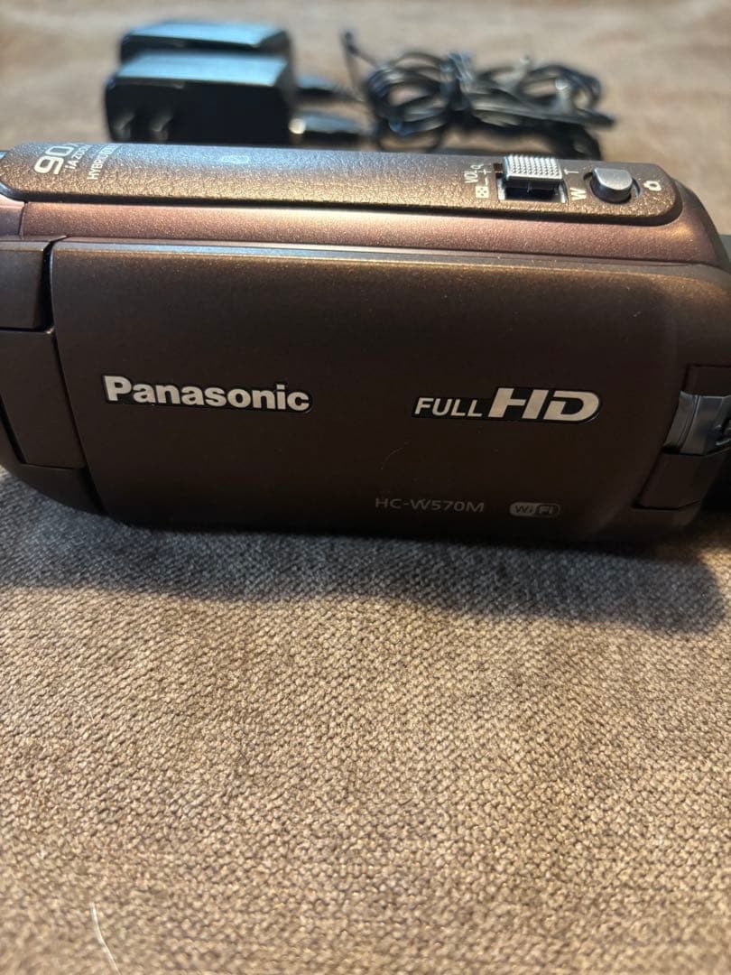 望遠レンズ付きPanasonic HC-V570M フルHDビデオカメラ
