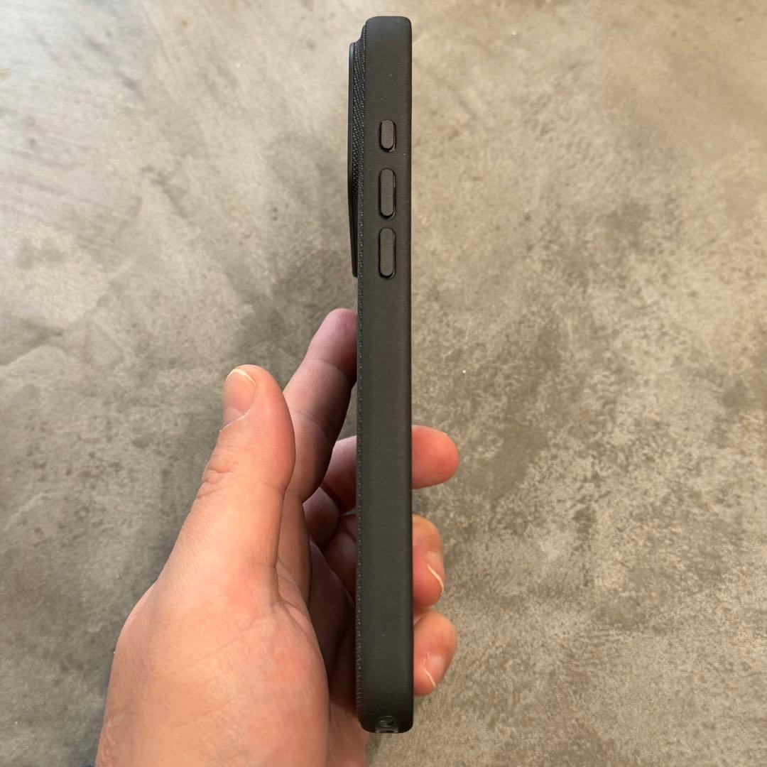 iPhone 17 Pro Max Apple純正 ファインウーブンケース