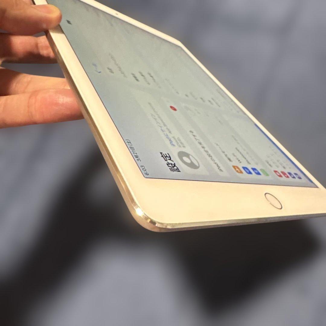 iPad Air 2 Wi-Fi+Cellular シルバー 32GB