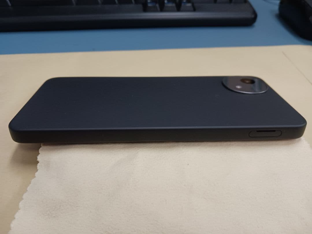 AQUOS wish 5 SH-52F 本体　スミ（中古）
