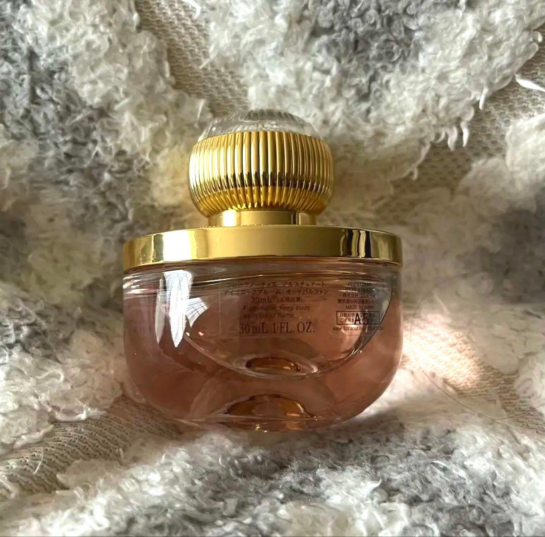 新作　アイコニックブルーム　オードパルファン 30ml 新品未使用　箱無し