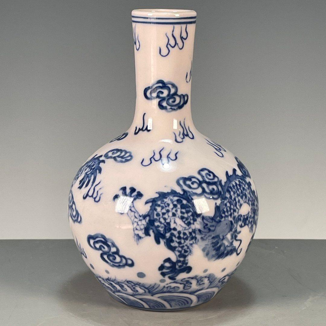 青花竜紋天球瓶 景徳鎮 陶磁器 装飾品 現代工芸品 美術品 置物