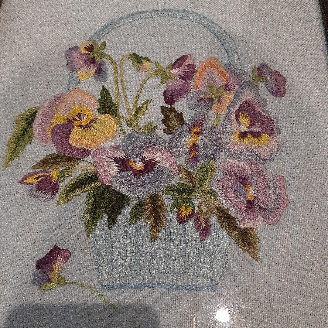 【希少】パンジー花かご刺繍アート 木製フレーム付き