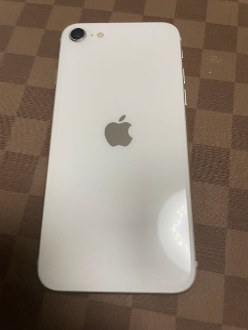iPhone SE (第3世代) 128GBスターライト