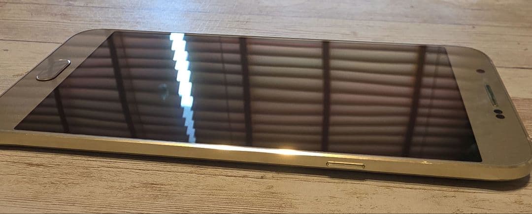 Galaxy SCV32 a8 スマートフォン ゴールド