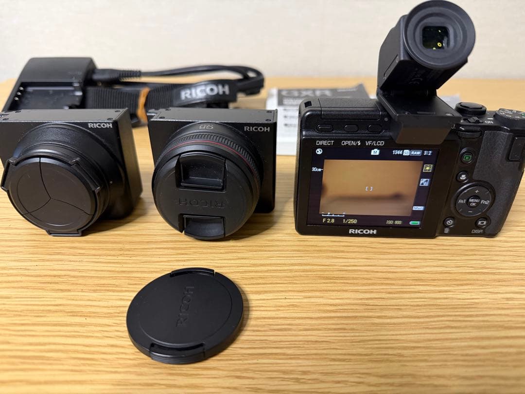 リコーGXR本体＋VF2＋P10＋A12(28と50)