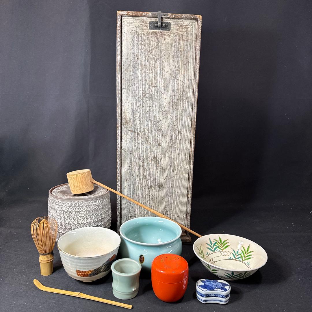 J41 送料無料　短冊茶箱　茶道具　抹茶碗　水指　建水　蓋置　棗　香合 茶筅