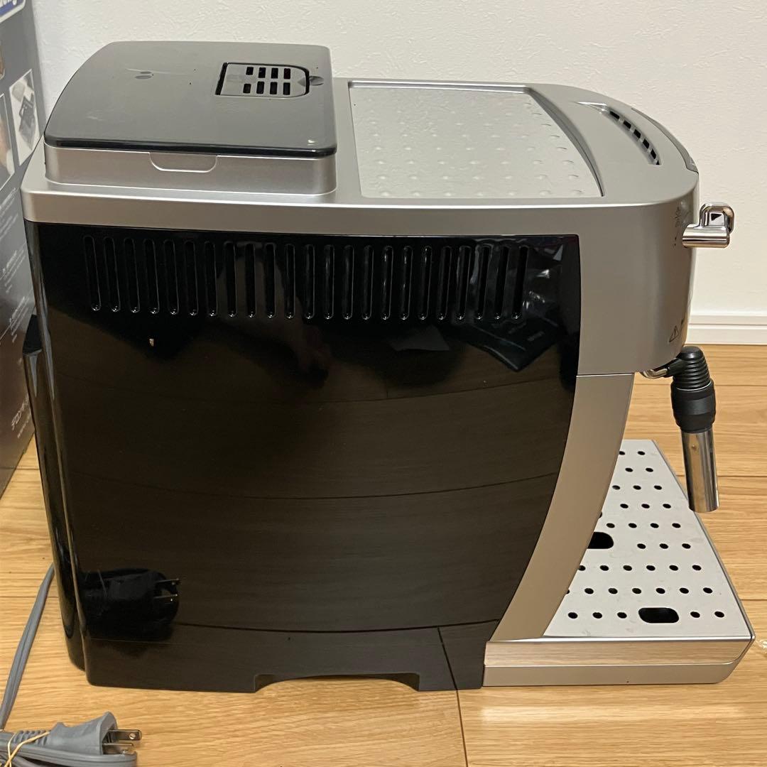デロンギ　コーヒーメーカー　ECAM250235SB 2025年購入