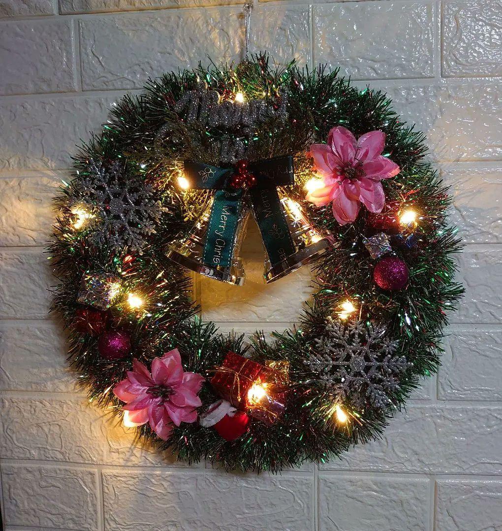 ☆限定品☆LEDデコレーションライト付き★華やかクリスマスリース