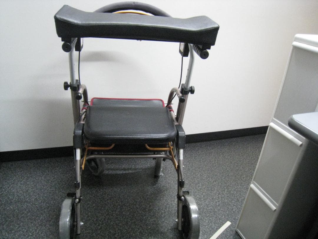 【送料無料】ナブテスコ 前腕支持型歩行車 REHAMO コンパル抑速ブレーキ ③