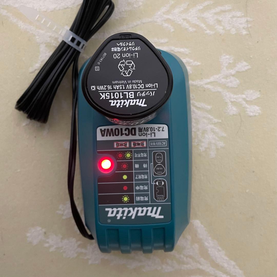 【極美品】充電式クリーナ CL100DW （バッテリ・充電器 同梱モデル）