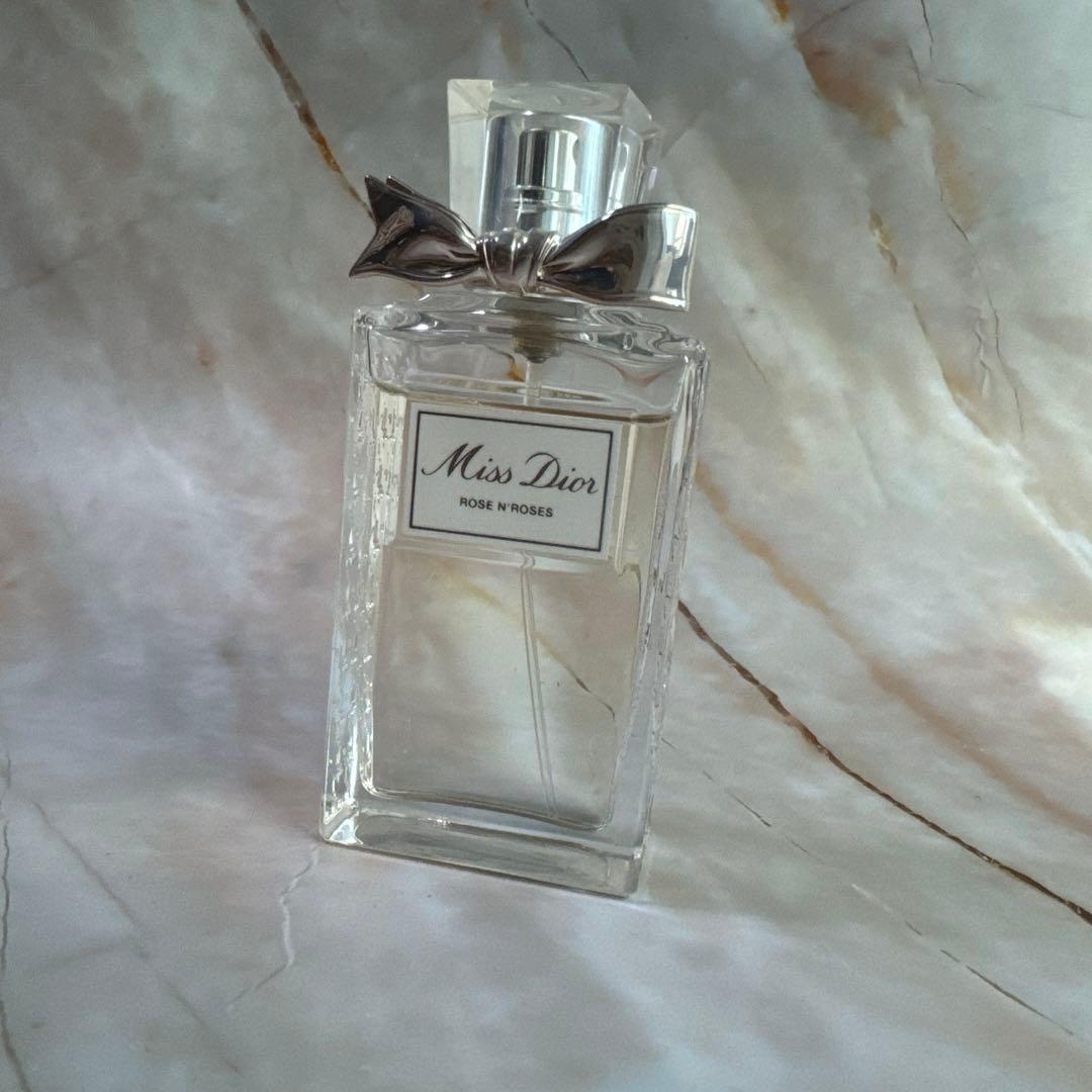 Miss Dior Rose in Roses 香水　50㍉