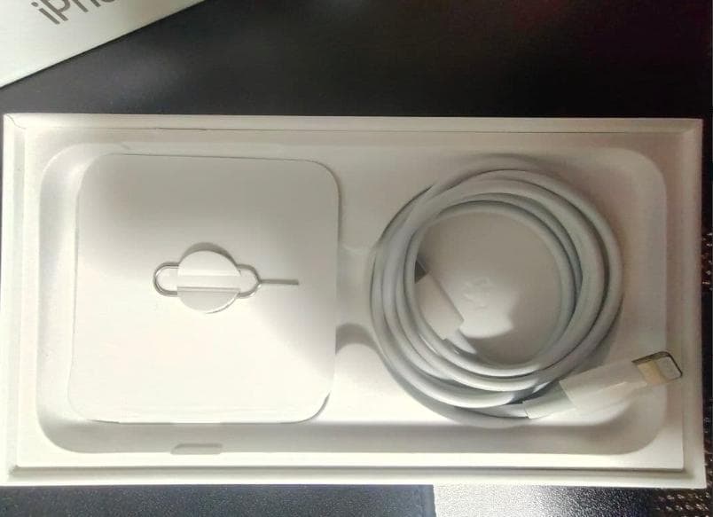 Apple iPhone SE3 128GB シルバー