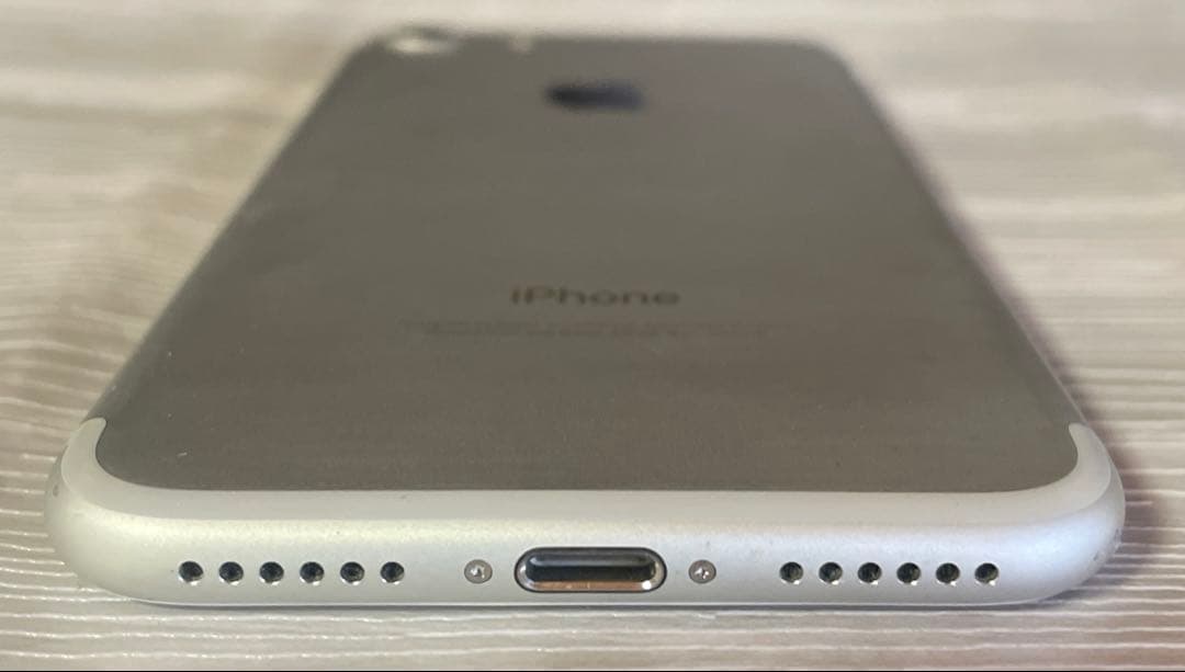 バッテリー良好93%良品iPhone7 32GB SIMフリー
