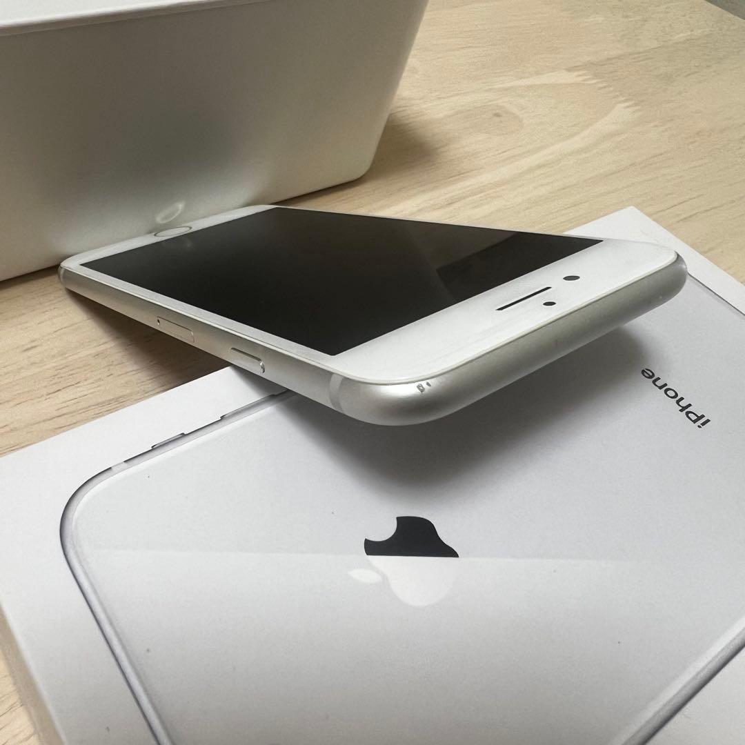 iPhone8 Silver 64GB SIMフリー　初期化済　画面ヒビあり