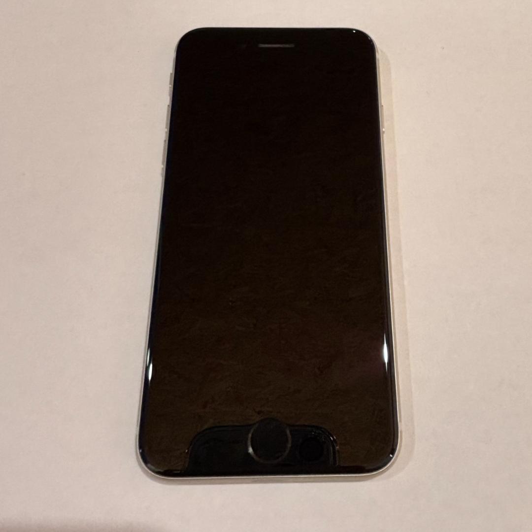 iPhone SE3 64Gb SIMフリー スターライト　白色　603091