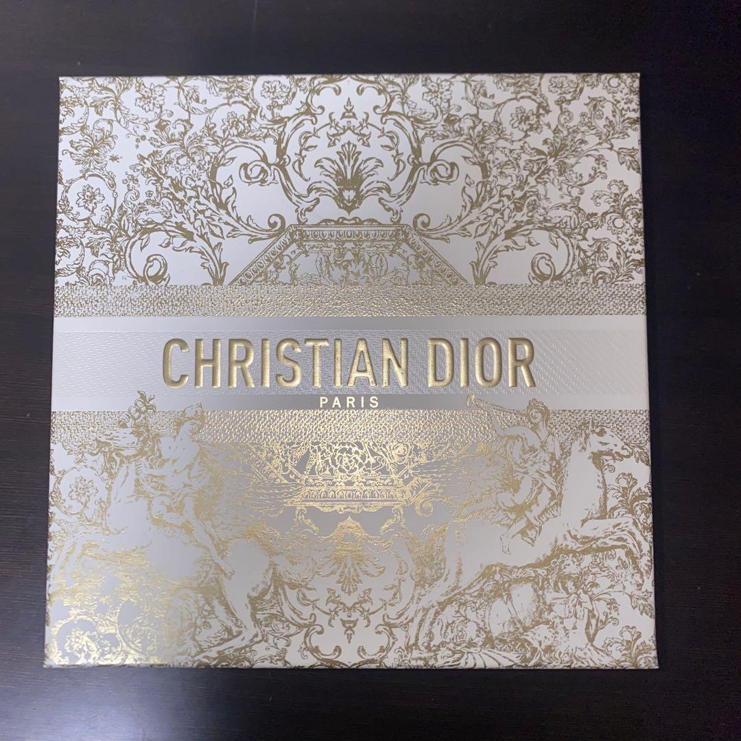 Dior クリスマスコフレ 2023 エクランクチュールマルチユースパレット