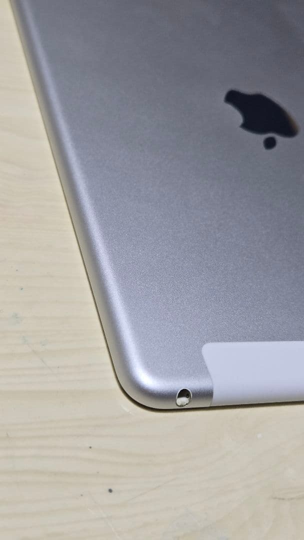 iPad Air2 第2世代 32GB Wi-Fi+Cellularモデル