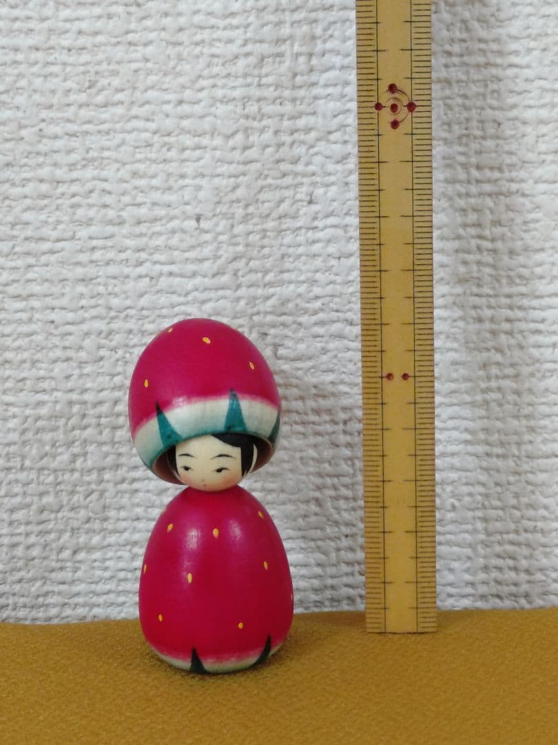 伝統こけし　いちごちゃん