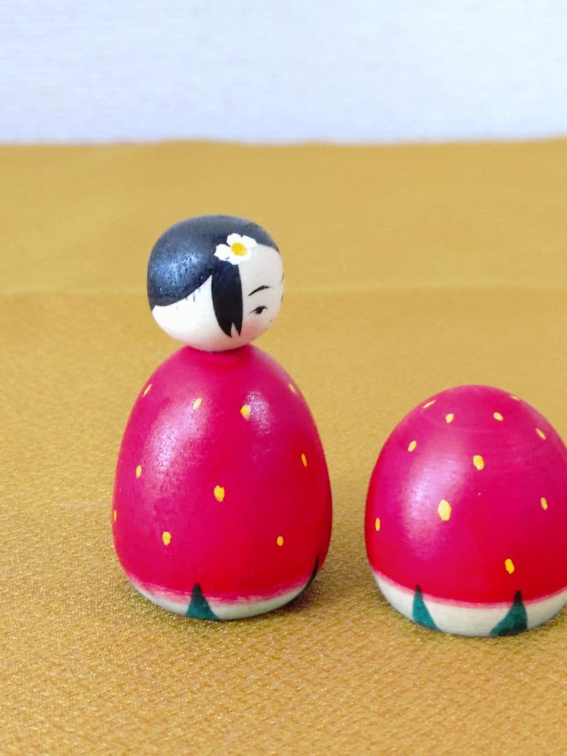 伝統こけし　いちごちゃん