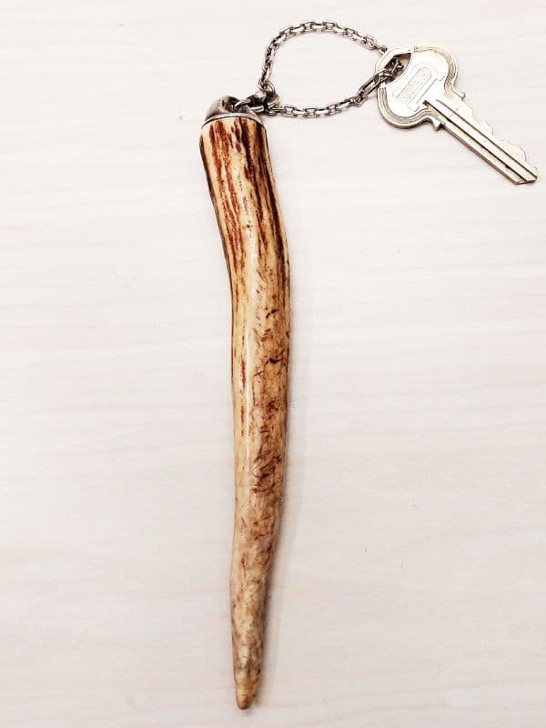 鹿の角と鹿の角のキーホルダー　ハンドメイド　キーホルダー　銀製　角　キーチェーン