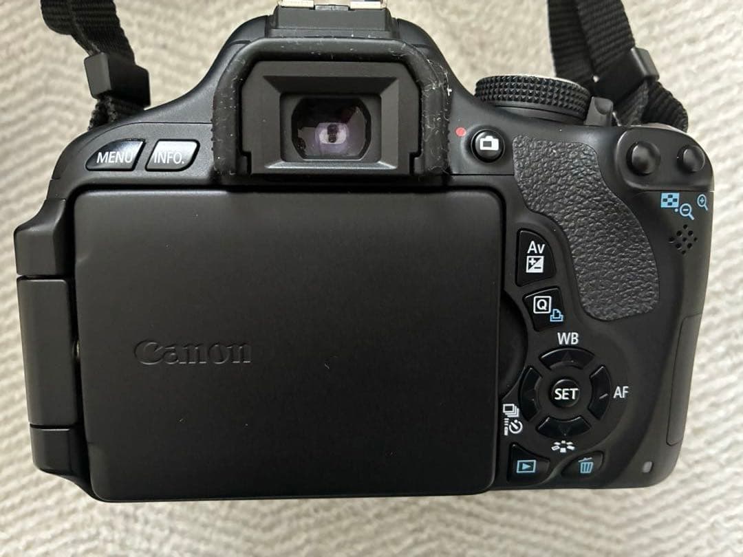 即使用可　バッグとSDカード付き キャノン一眼レフカメラ　EOS Kiss X5