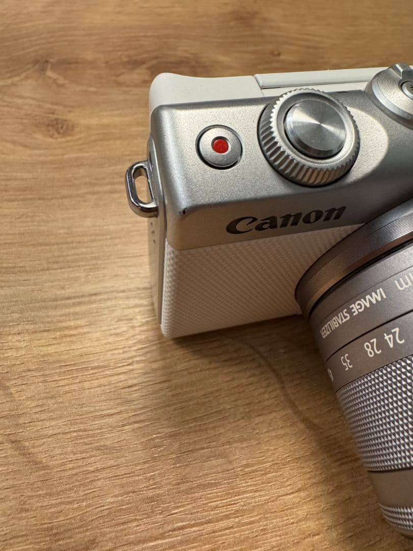 Canon キャノン　EOS M100
