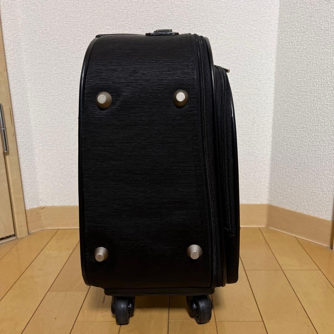 スワニーキャリーバッグ　旅行 機内持ち込み 南京錠2個付き 4輪