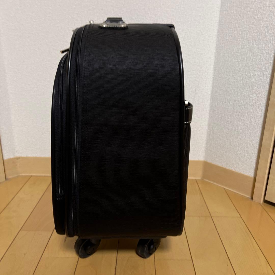 スワニーキャリーバッグ　旅行 機内持ち込み 南京錠2個付き 4輪