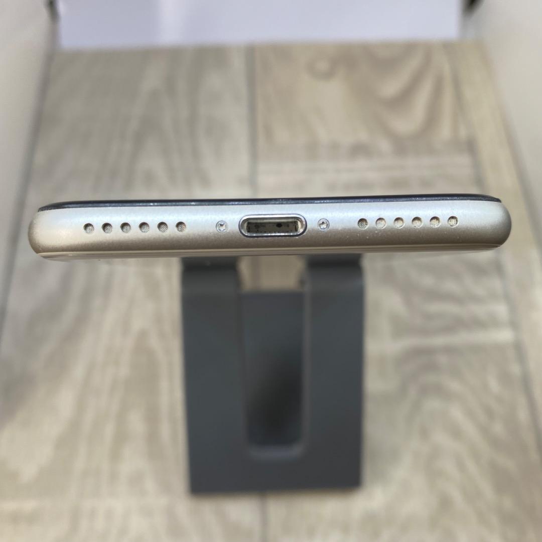 iPhoneSE第3世代 スターライト 64GB 新品バッテリー