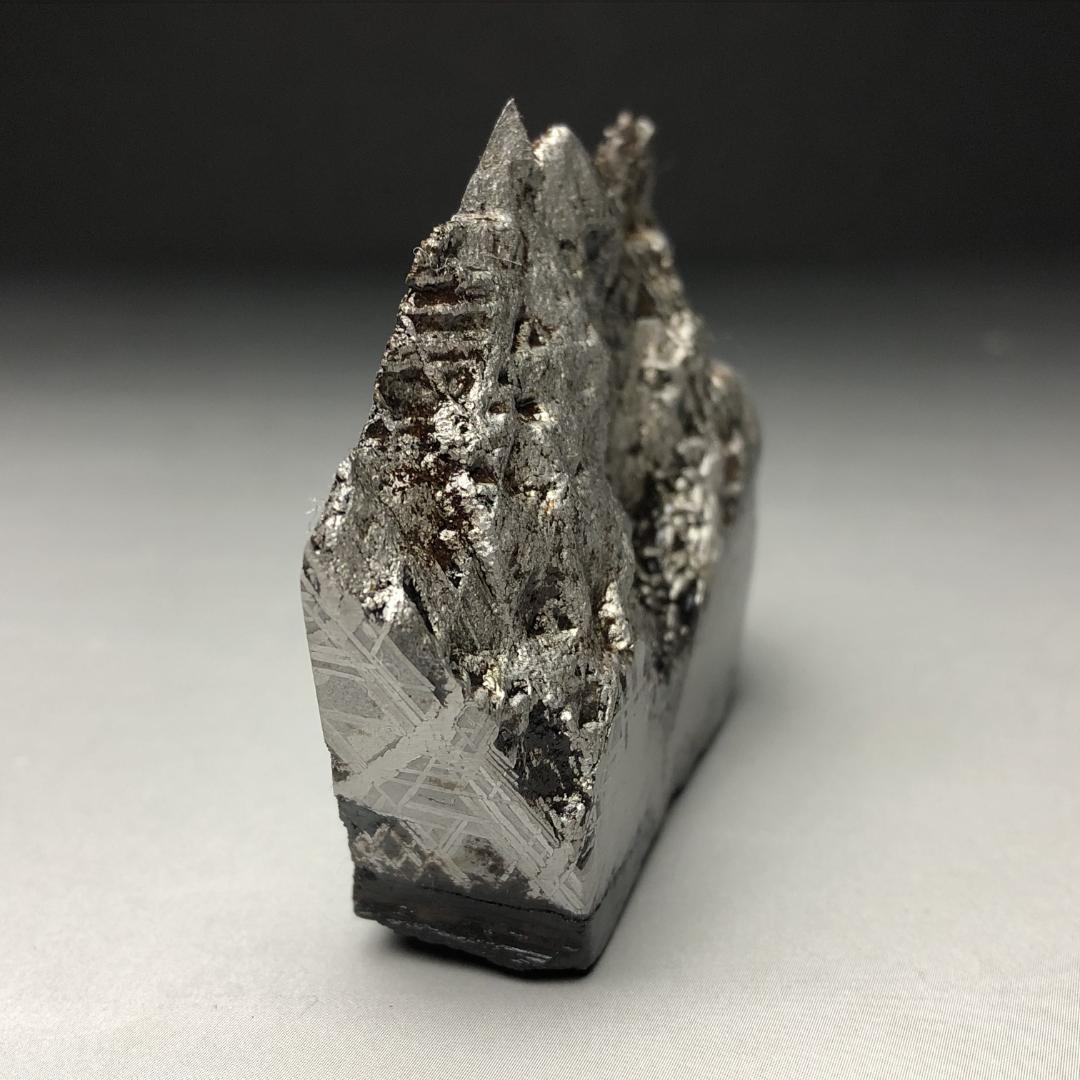ムオニオナルスタ隕石 大型　鉄隕石　外皮付き　メテオライト　希少 美品