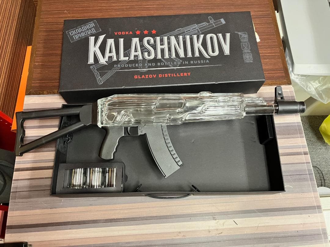 未開封 現在非売品 カラシニコフ ウォッカ AK-47 ボトルセット