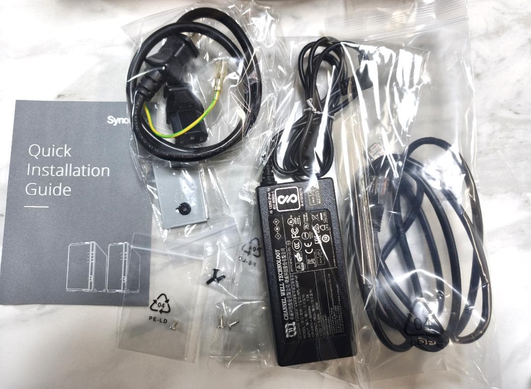 ハードディスク6TB×２付　Synology DS218play NAS 本体