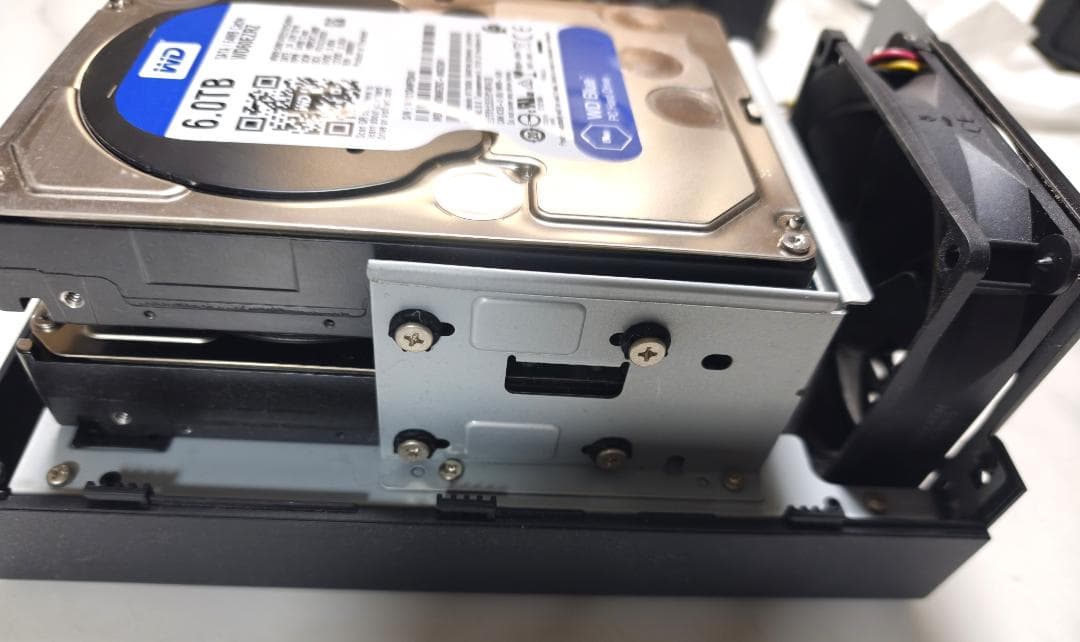 ハードディスク6TB×２付　Synology DS218play NAS 本体